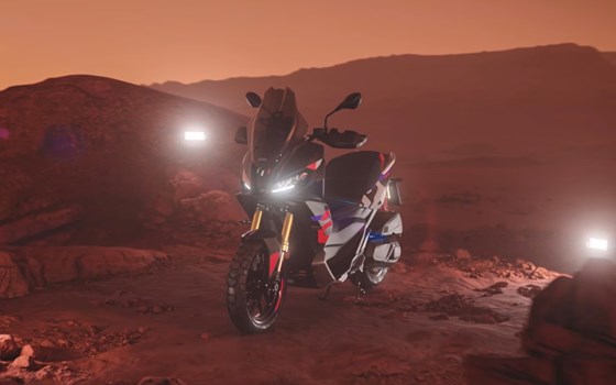 Aprilia SR GT 400 - Der Crossover-Scooter! - Bild 1