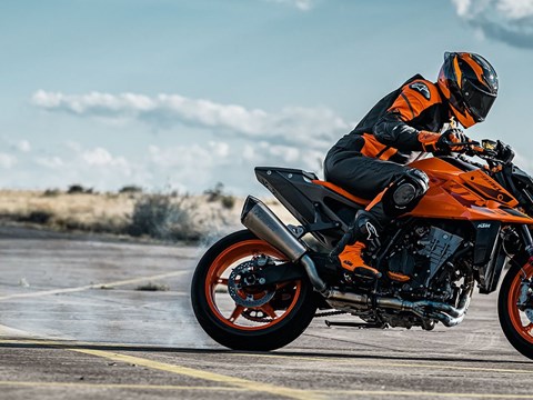 2024 KTM 990 DUKE