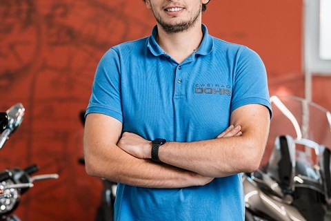 Auto Dohr c.u.b. GmbH-News: Lukas vom Verkauf Zweirad holt dich zum BLACK WEEK 2025 – Deal