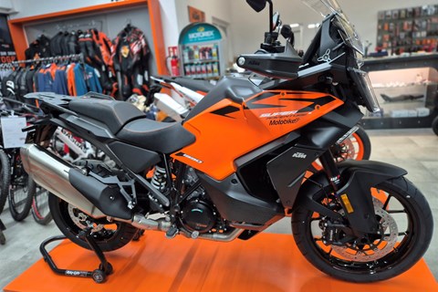 Motobike Handels GmbH-News: Die neue KTM 1390 SUPER ADVENTURE S – Jetzt bei MOTOBIKE!