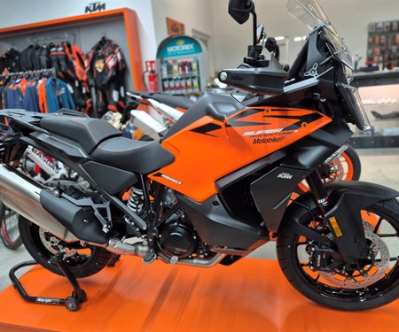 Die neue KTM 1390 SUPER ADVENTURE S – Jetzt bei MOTOBIKE!