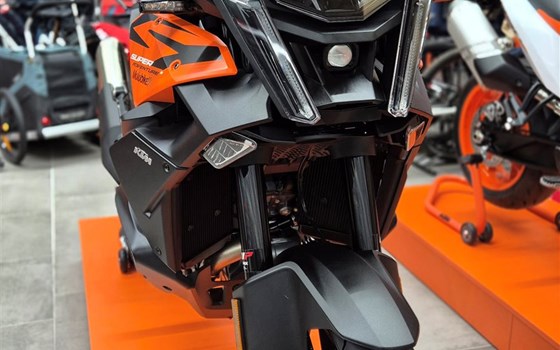 Die neue KTM 1390 SUPER ADVENTURE S – Jetzt bei MOTOBIKE! - Bild 2