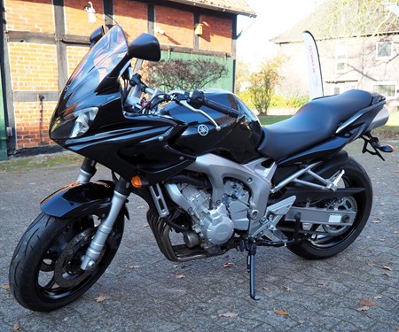 Yamaha FZ6 Fazer *25 mm Tieferlegung*