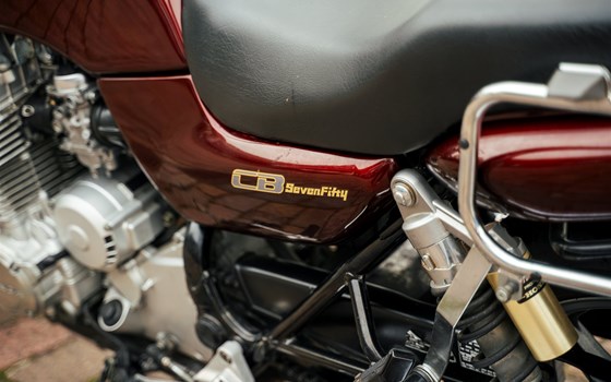 Honda SEVENFIFTY gebraucht - Bild 4