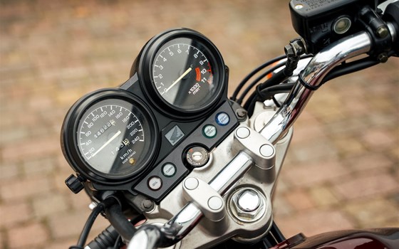 Honda SEVENFIFTY gebraucht - Bild 5