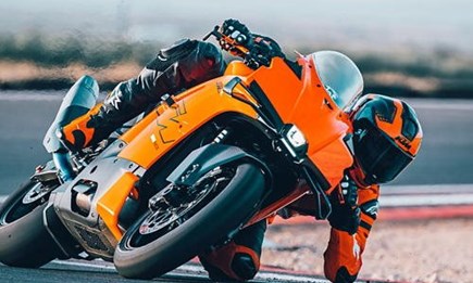 THE 2026 KTM 990 RC R CUP|||RED BULL KTM FACTORY RACING AND DHL EXPRESS EXTEND ENDURO PARTNERSHIP THROUGH 2028|||MANUEL LETTENBICHLER SECURES SECOND OVERALL AT ROOF OF AFRICA TO CLOSE OUT HIS 2025 TITLE-WINNING SEASON