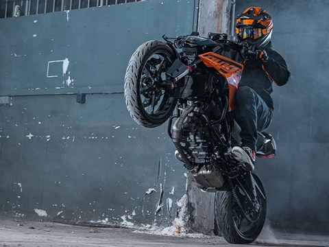 2025 KTM 125 Duke