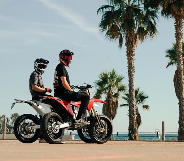 VARG SM 
Die VARG SM ist für den Straßenverkehr in Europa, Australien, Neuseeland, den USA und Kanada zugelassen und je nach Region mit den Führerscheine ...