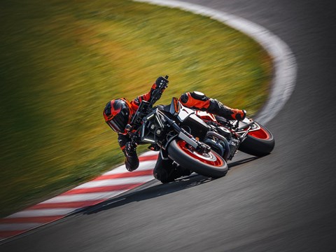 2026 KTM 990 Duke R