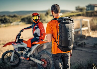 KTM-NEWS Worn with intent