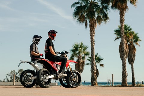 E-PERFORMANCE-News: VARG SM - Zwei Ladegeräte – Null Kosten! Jetzt profitieren!