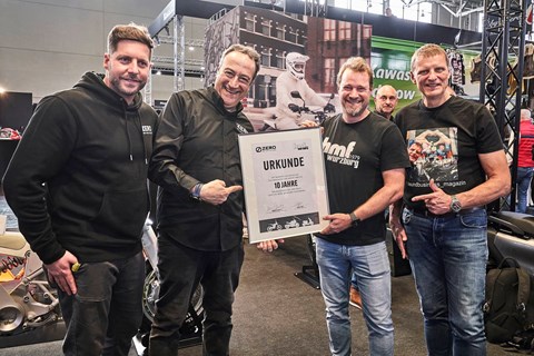 hmf Motorräder GmbH-News: Urkundenübergabe ZERO Jubiläum
