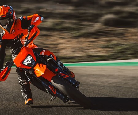 2026 KTM 690 SMC R