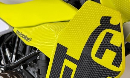 701 SUPERMOTO – Pure Power, individueller Look
