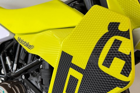 Motobike Handels GmbH-News: 701 SUPERMOTO – Pure Power, individueller Look
