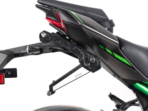Unsichtbar? Fast: Das neue GIVI Stealth Koffersystem