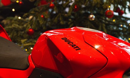 Frohe Weihnachten wünscht Ducati Straubing! 