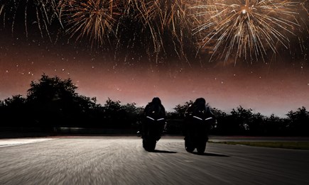 Neues Jahr. Neue Touren. Ducati. 