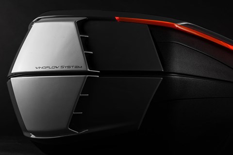 hmf Motorräder GmbH-News: GIVI V49 AIR: Wingflow-System für Auftrieb!