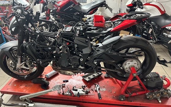In 4 Wochen beginnt die neue Saison. ATT Werkstatt für Ducati-MV Agusta-Benelli-Bimota-Fantic & Rieju Motorräder! - Bild 17