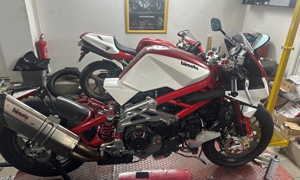 In 4 Wochen beginnt die neue Saison. ATT Werkstatt für Ducati-MV Agusta-Benelli-Bimota-Fantic & Rieju Motorräder!
