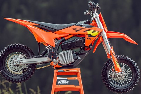 KTM GROUP-News: 2025 KTM SX-E 3