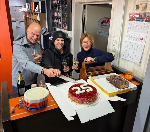 Wir feiern gleich zwei Mal Geburtstag ! 
Liebe Roadstars,
kaum zu glauben.
Roadstar Motorcycles ist seit nun mehr als 30-jahren KTM-Vertragspartner.
Im Rahmen des Supercross-Events i ...