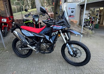 Die neue Rieju 307 Rally -ein Enduro Highlight 2026: Das Design ist von den legendären Rallye Motorrädern inspiriert!