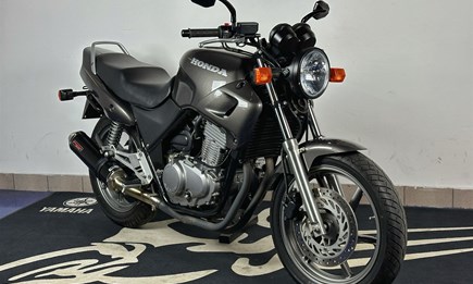 NEWS| Neu im Bestand: Honda CB500 aus 1995 im Topzustand!