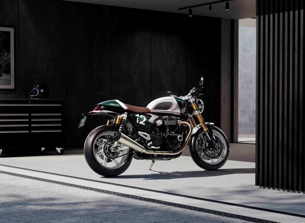 Brandneu: TRIUMPH Speed Twin 1200 Cafe Racer Edition