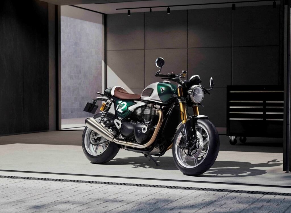 Brandneu: TRIUMPH Speed Twin 1200 Cafe Racer Edition