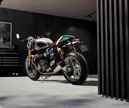 Brandneu: TRIUMPH Speed Twin 1200 Cafe Racer Edition