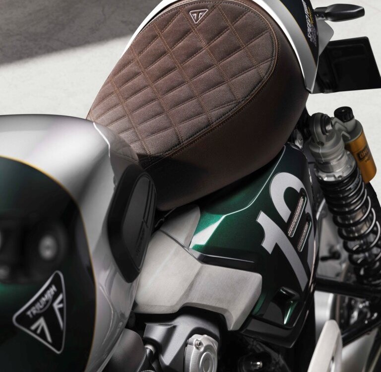 Brandneu: TRIUMPH Speed Twin 1200 Cafe Racer Edition