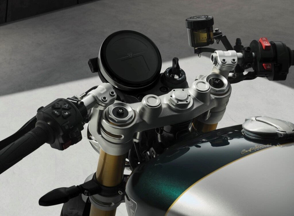 Brandneu: TRIUMPH Speed Twin 1200 Cafe Racer Edition