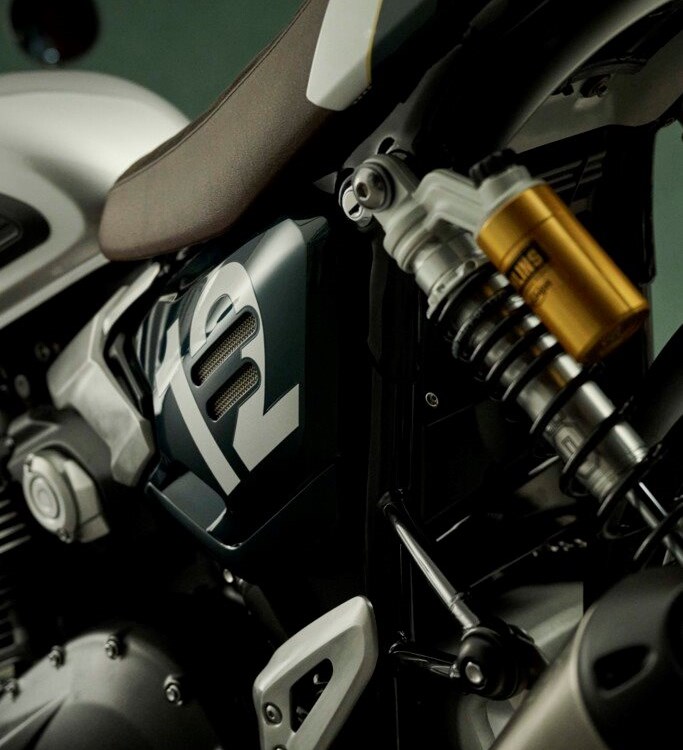 Brandneu: TRIUMPH Speed Twin 1200 Cafe Racer Edition