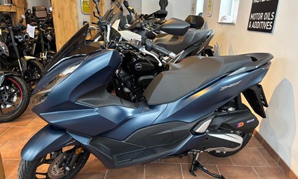 Honda PCX 125 im neuwertigen Zustand!