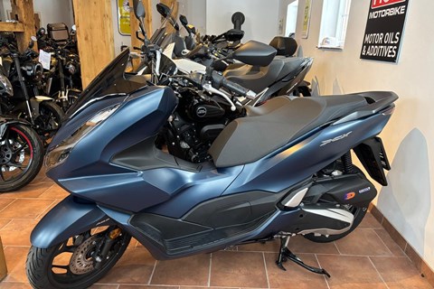 MP Motoshop - Marius Pröhl-News: Honda PCX 125 im neuwertigen Zustand!