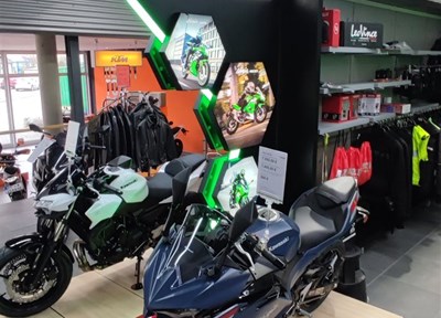 NEWS Neue Kawasaki Instore-Möbel 