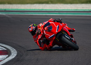 Mit Ducati auf die Rennstrecke