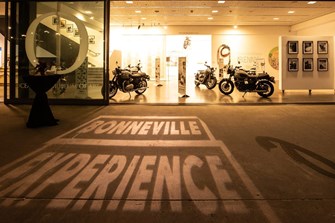 Was Passiert, Wenn Technische Eleganz Auf Menschliche Kunstfertigkeit Trifft?