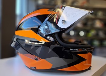 Corsa R Helm