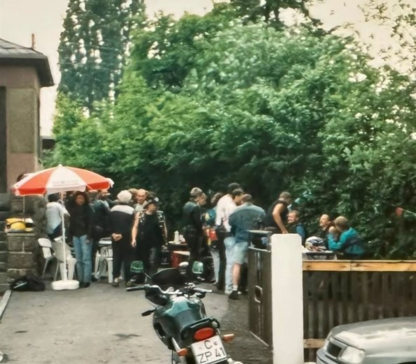 Zeitreise 
Wir hätten es wirklich fast vergessen, aber irgendwie haben wir etwas länger am letzten Montag auf die 1 im Kalenderblatt gestarrt und dabei übe ...