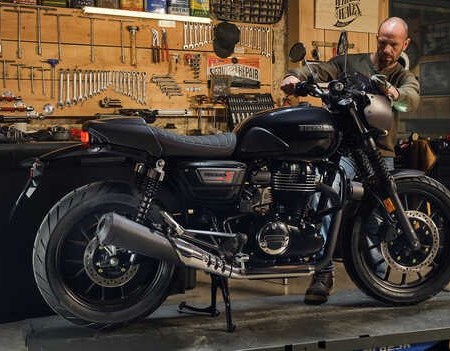 Hondacustoms.com beim Wheels and Waves-Festival 2025 zum 6. Mal mit von der Partie – mit der neuen GB350S