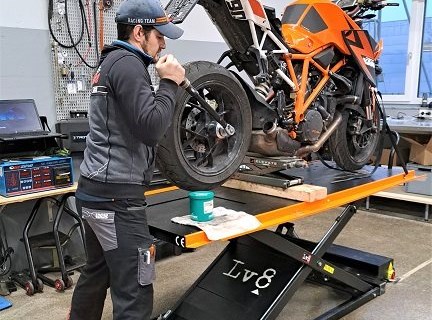 Motobike Handels GmbH-News: Warum regelmäßiger Service dein Bike stärker macht als je zuvor?
