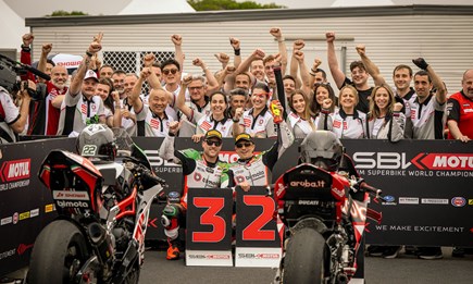 WorldSBK: Doppelpodium für BbKRT zum Saisonauftakt | Kawasaki