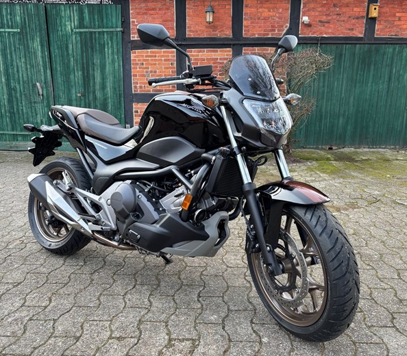 Honda NC 750 SD DCT Topzustand! 
Nur 5.739 Km gelaufen!