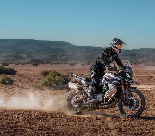 NEU! VOGE jetzt bei uns 

    Freiheit und Leidenschaft auf dem Motorrad – genau das verkörpert VOGE! 
Denn diese Eigenschaften sind es, die seit jeher Biker auf der gan ...