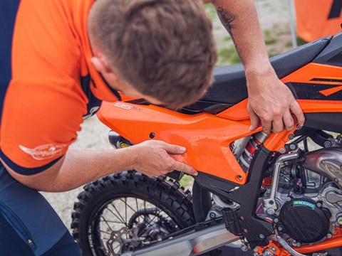 ANLEITUNGEN & WARTUNG