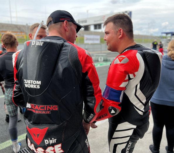 Fahr mit uns nach Oschersleben 
Die Motorrad- und somit auch die Rennstrecken-Saison haben begonnen und wie jedes Jahr sind wir schon voller Vorfreude für die bevorstehenden Te ...