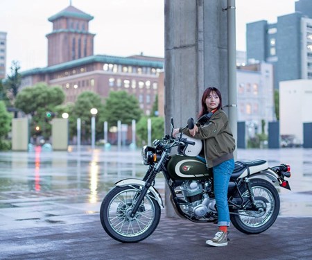 Die legendäre W230 wird Teil der Modellpalette 2026 | Kawasaki